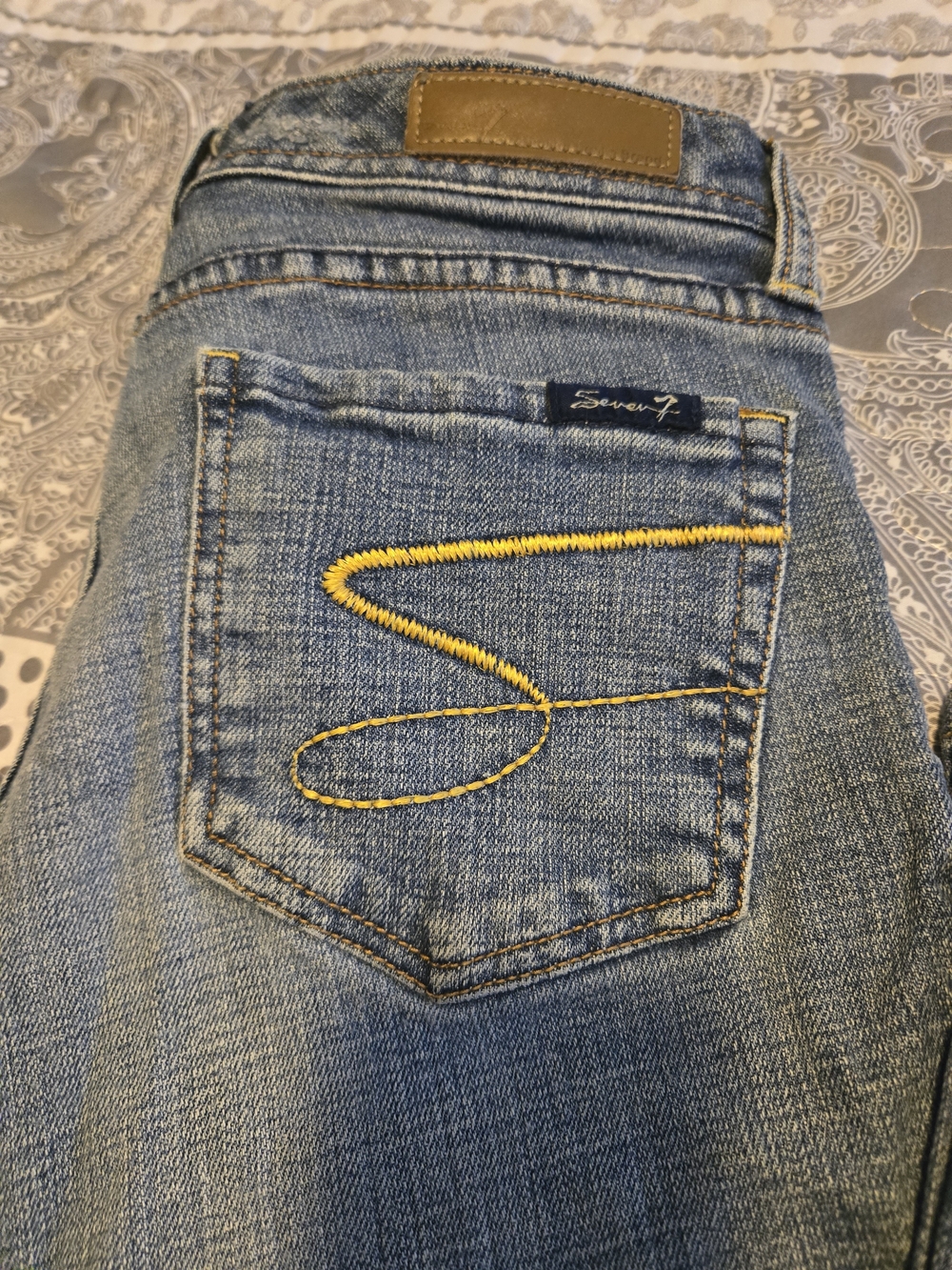 Seven Women's Light Blue Straight Leg Jeans with Gold Stitch Detail Size 29 - Picture 2 of 5